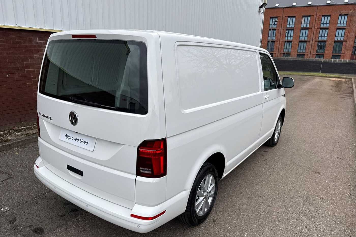 Volkswagen Transporter 2.0TDI 110ps T28 Highline SWB-Tailgate + Heated Rear Window-LED's