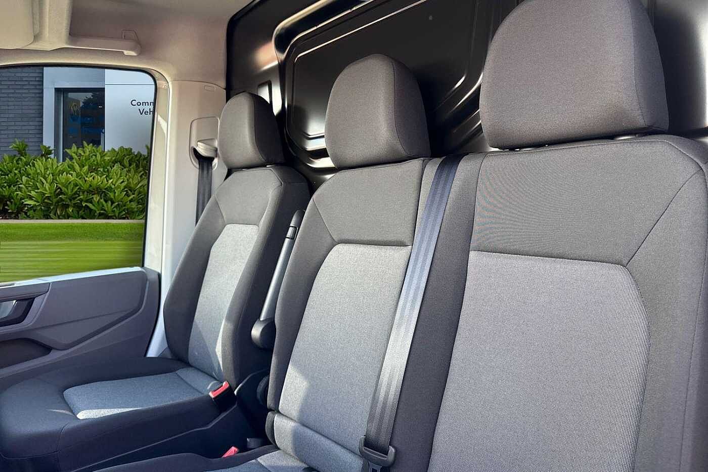 Volkswagen Crafter 2.0TDI 163PS EU6 CR35 MWB Commerce Plus RWD-Ascot Grey + LED's