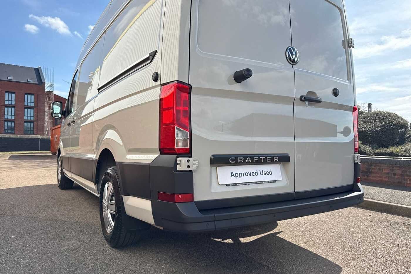 Volkswagen Crafter 2.0TDI 163PS EU6 CR35 MWB Commerce Plus RWD-Ascot Grey + LED's