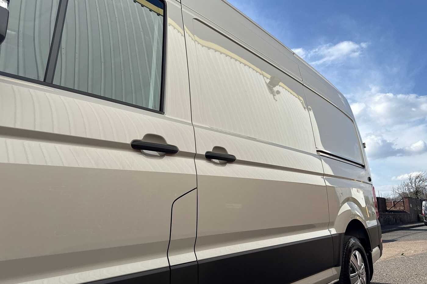 Volkswagen Crafter 2.0TDI 163PS EU6 CR35 MWB Commerce Plus RWD-Ascot Grey + LED's