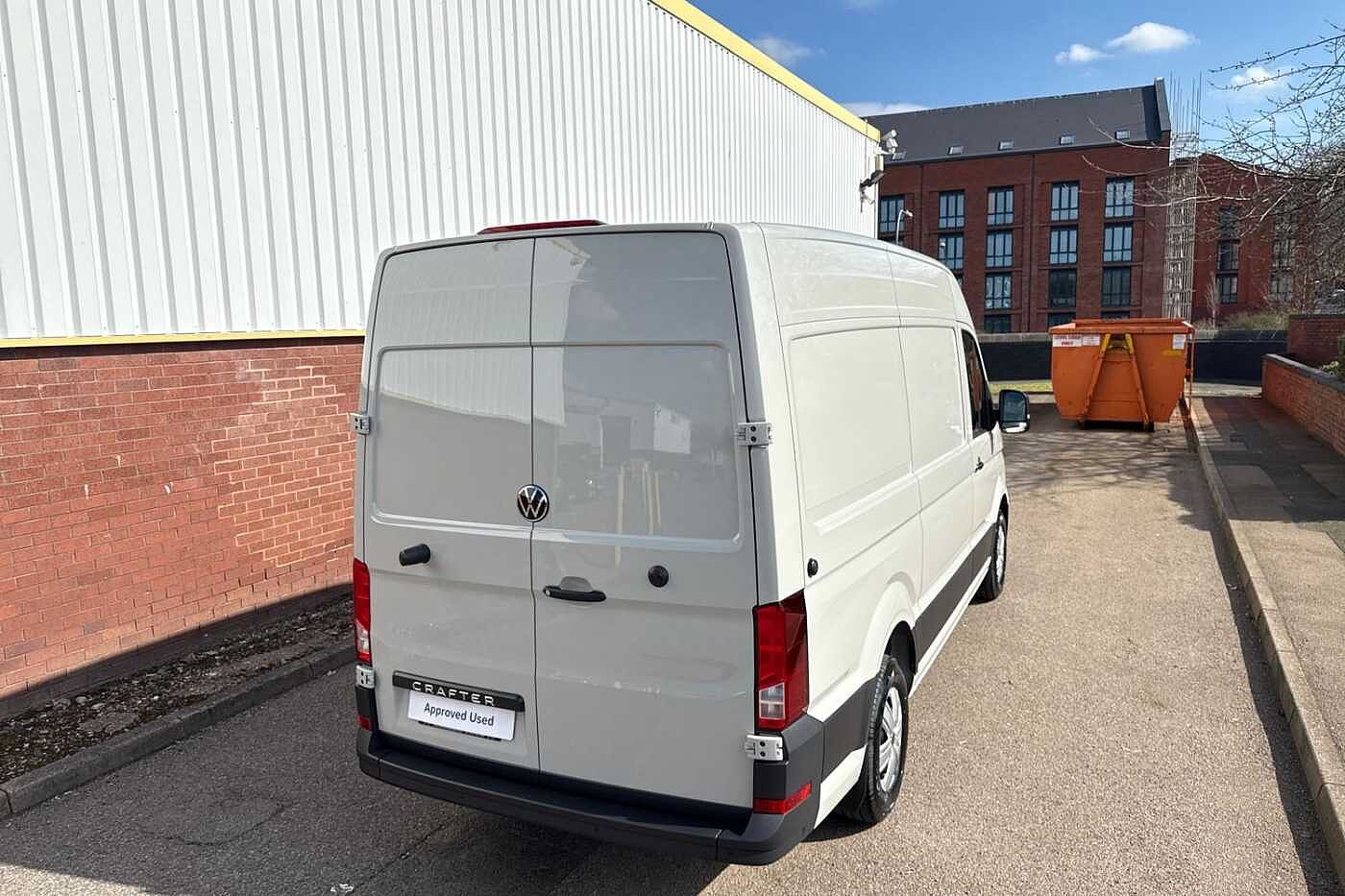Volkswagen Crafter 2.0TDI 163PS EU6 CR35 MWB Commerce Plus RWD-Ascot Grey + LED's