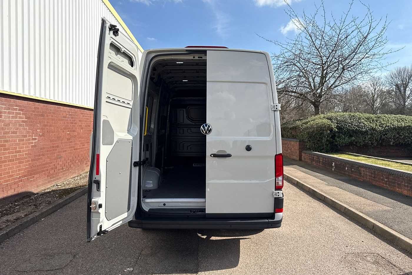 Volkswagen Crafter 2.0TDI 163PS EU6 CR35 MWB Commerce Plus RWD-Ascot Grey + LED's