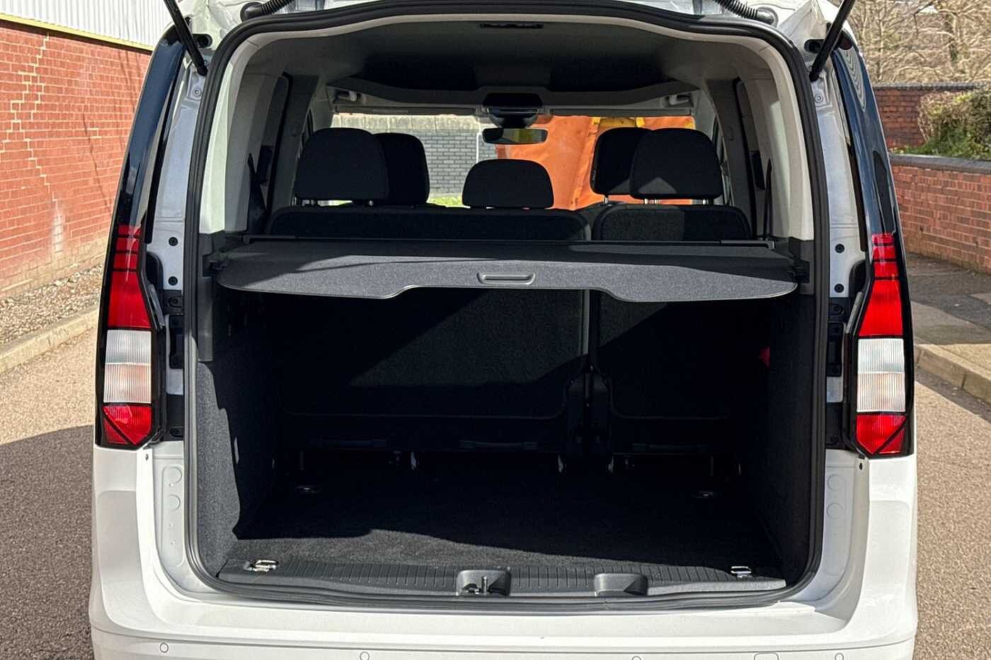 Volkswagen Caddy 2.0TDI 102ps 5 Seat People Carrier 5 Door