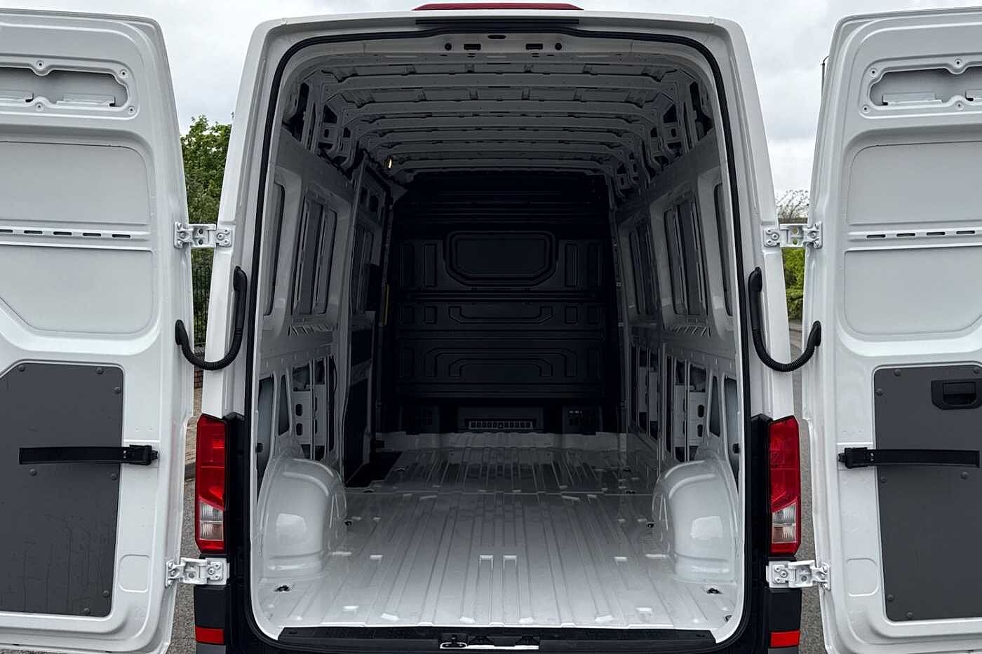 Volkswagen Crafter CR35 LWB Diesel FWD 2.0 TDI 140PS Commerce Business High Roof-2025-Delivery Miles Only-Rear Camera