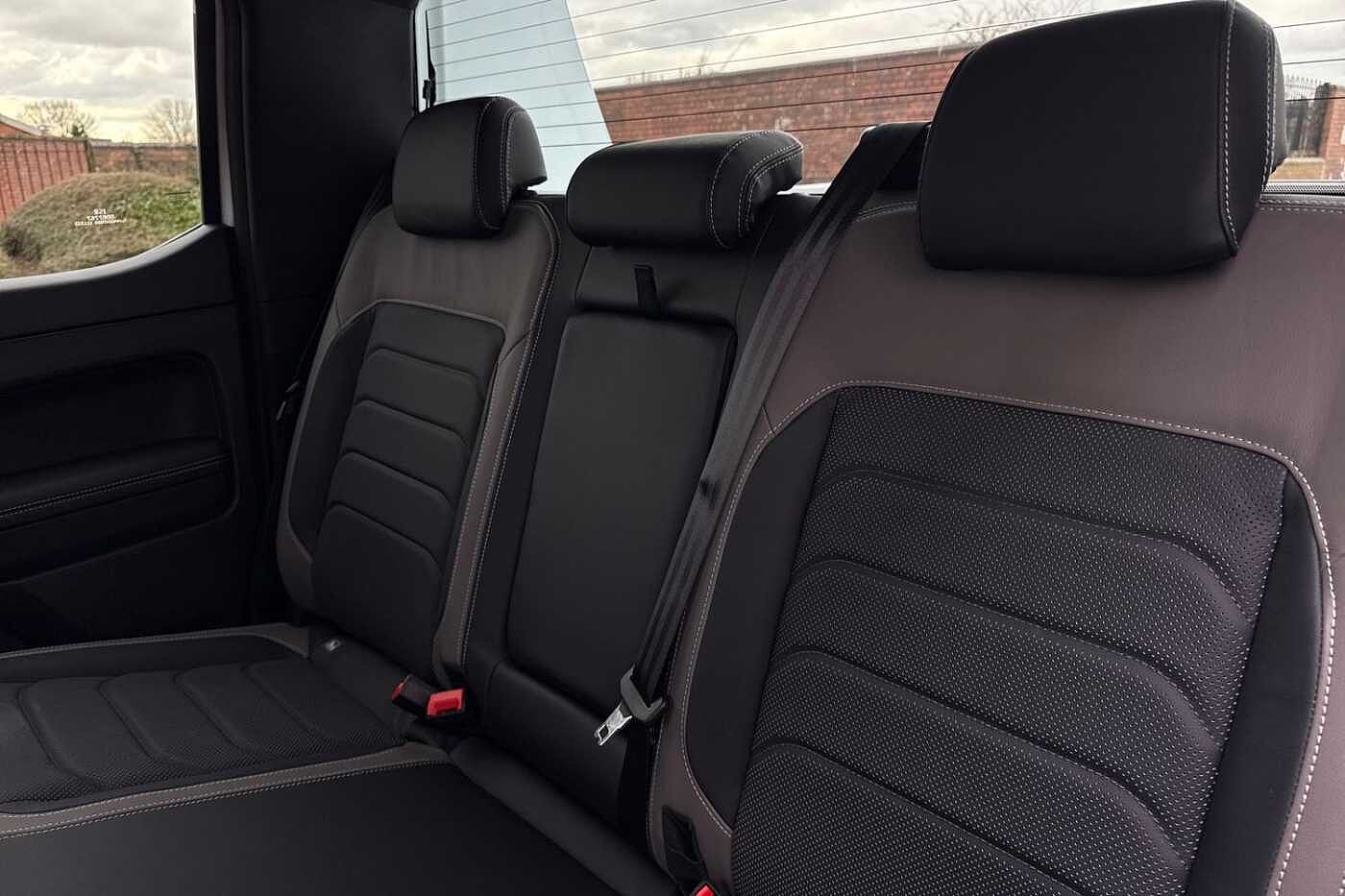 Volkswagen Amarok 3.0TDI V6 240PS Aventura 4MOTION-Delivery Miles Only