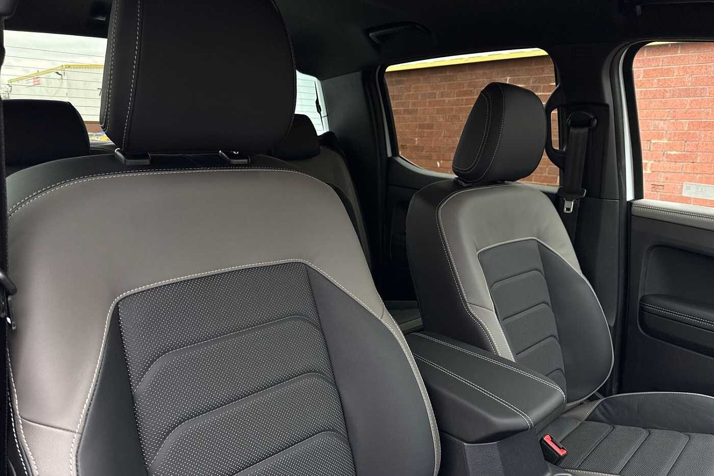 Volkswagen Amarok 3.0TDI V6 240PS Aventura 4MOTION-Delivery Miles Only