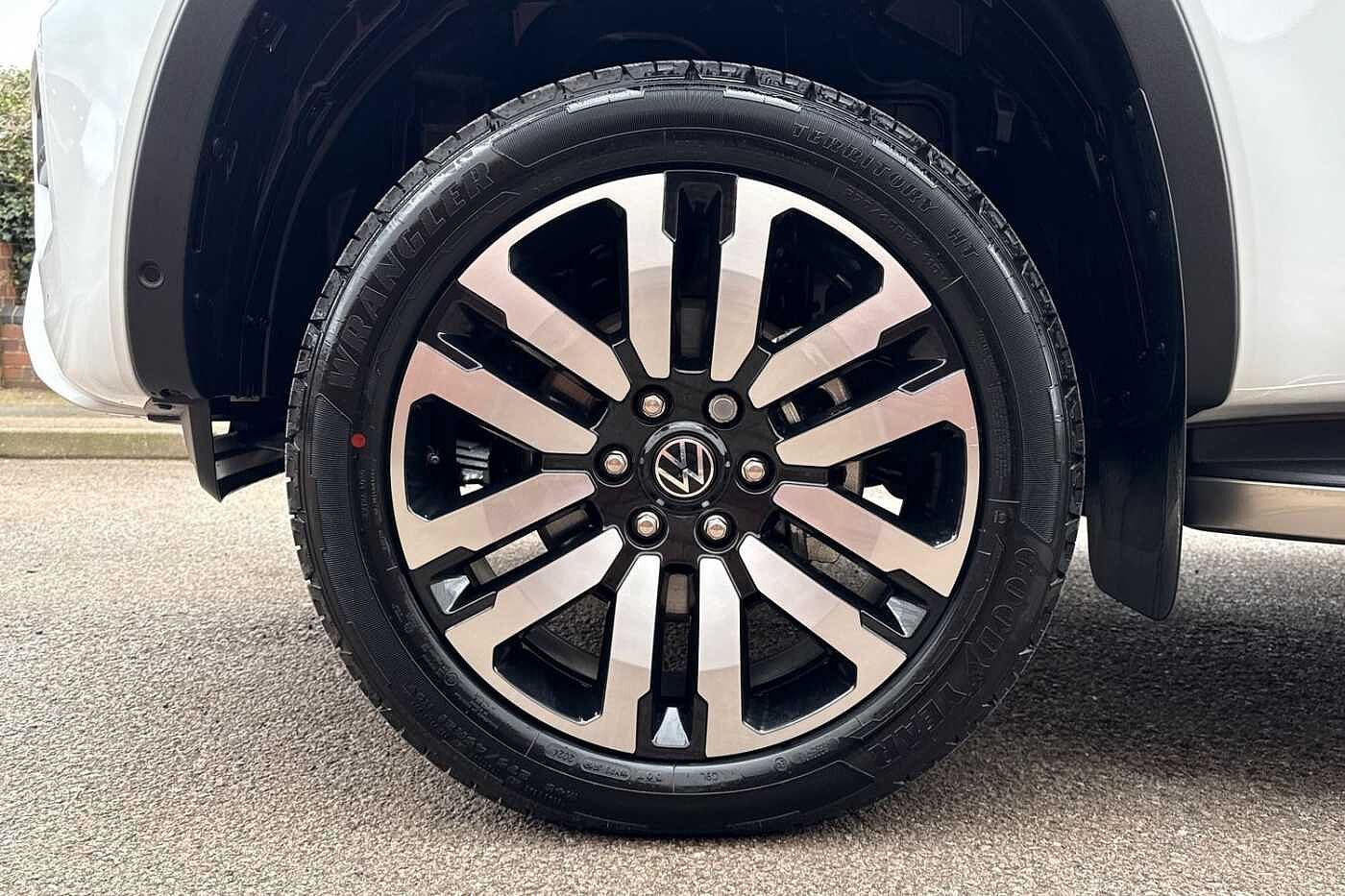 Volkswagen Amarok 3.0TDI V6 240PS Aventura 4MOTION-Delivery Miles Only