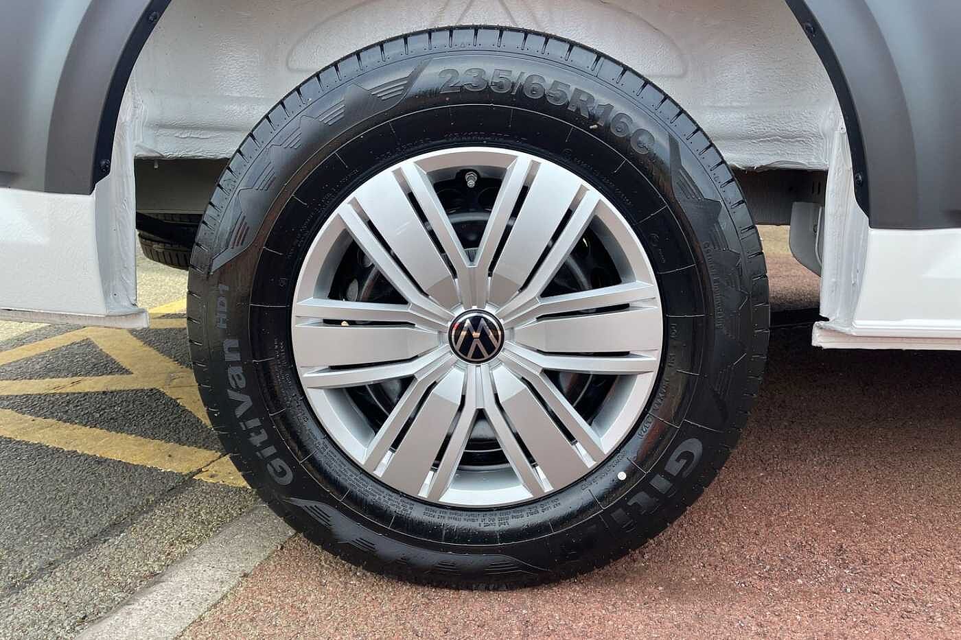 Volkswagen Crafter CR35 LWB Diesel FWD 2.0 TDI 140PS Commerce Business High Roof-2025-Delivery Miles Only