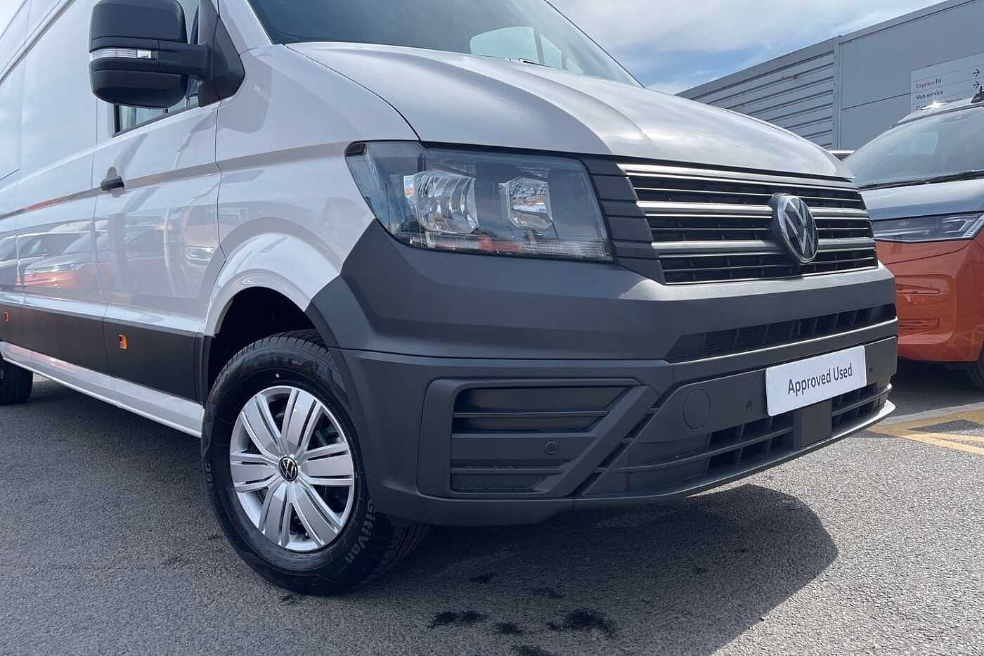 Volkswagen Crafter CR35 LWB Diesel FWD 2.0 TDI 140PS Commerce Business High Roof-2025-Delivery Miles Only