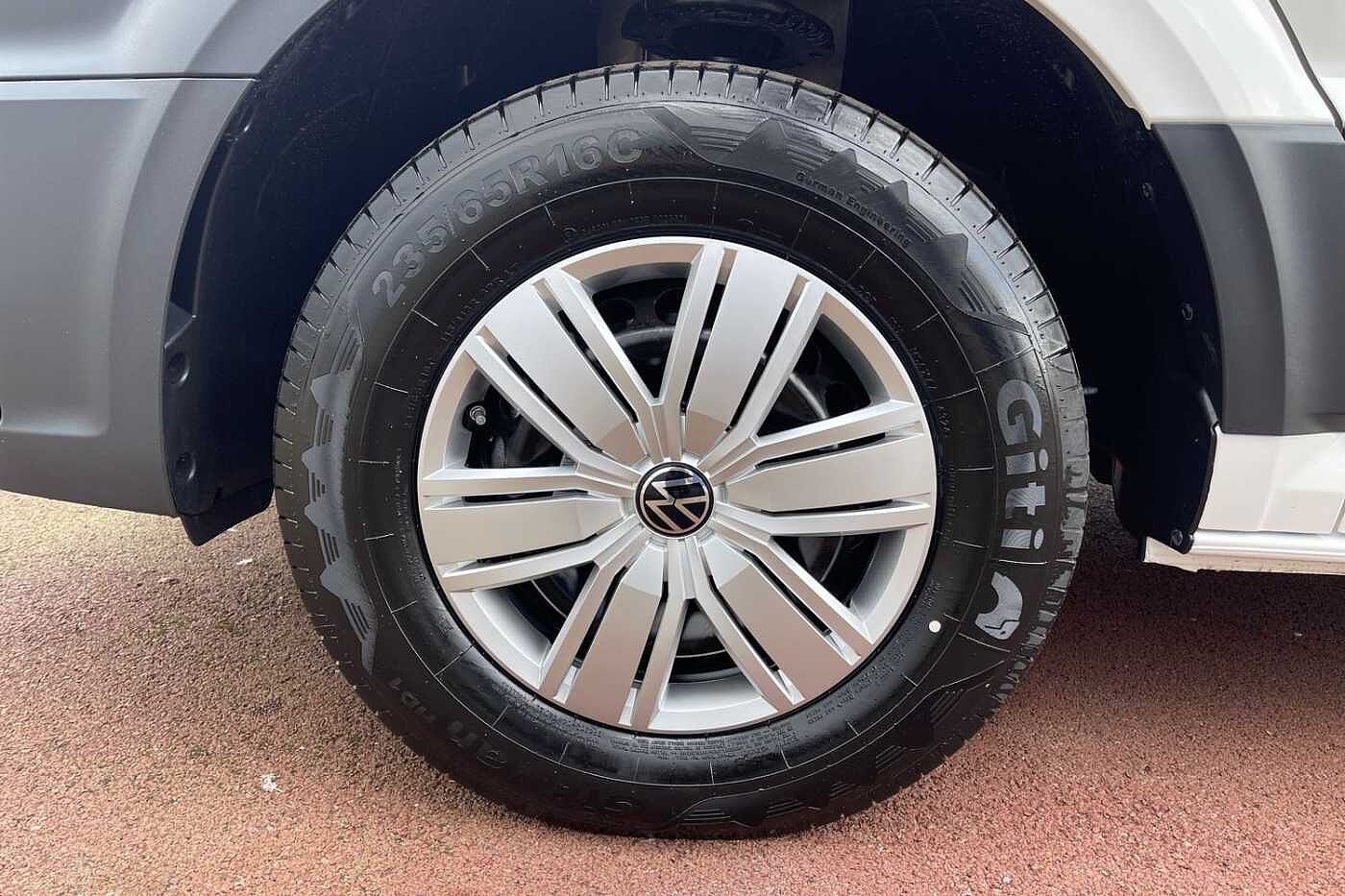 Volkswagen Crafter CR35 LWB Diesel FWD 2.0 TDI 140PS Commerce Business High Roof-2025-Delivery Miles Only