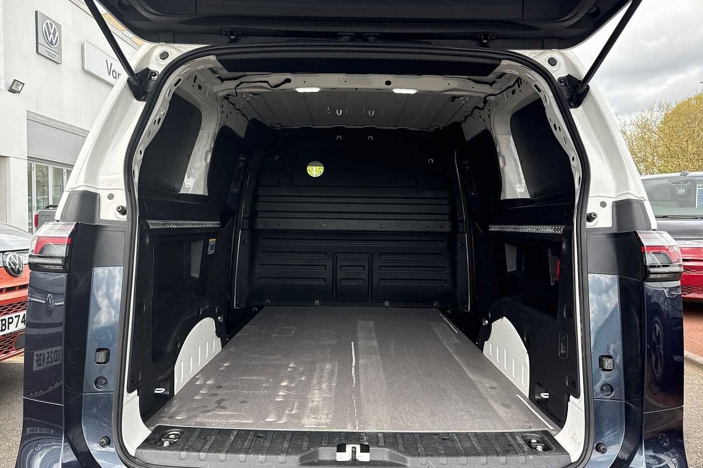 Volkswagen ID. Buzz Cargo (204ps) Commerce Plus 77kWh-Two Tone + Tailgate