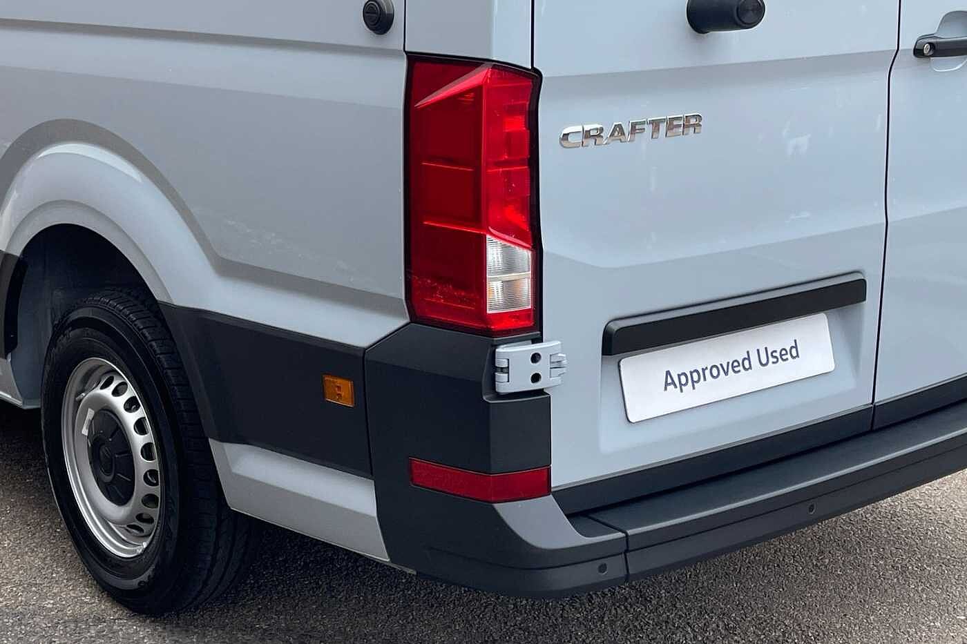 Volkswagen Crafter CR35 MWB Diesel FWD 2.0 TDI 140PS Commerce Plus High Roof Van Auto-Twin Slider