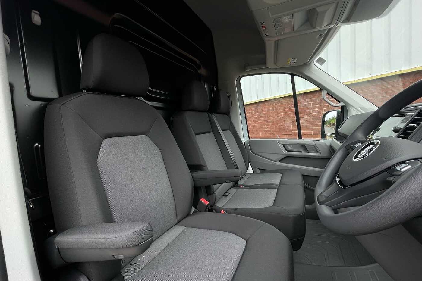 Volkswagen Crafter CR35 MWB Diesel FWD 2.0 TDI 140PS Commerce Plus High Roof Van Auto-Twin Slider