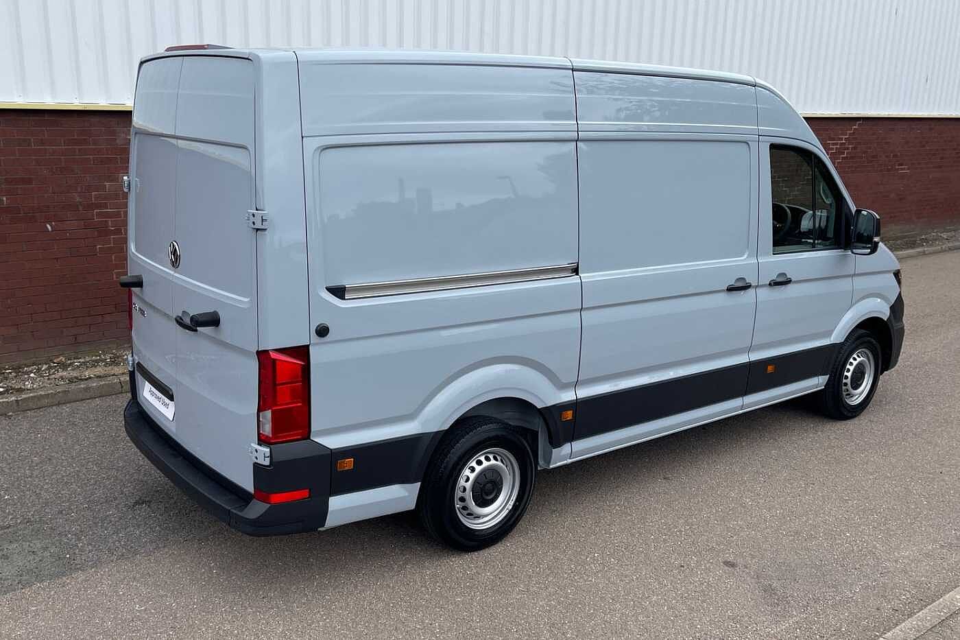 Volkswagen Crafter CR35 MWB Diesel FWD 2.0 TDI 140PS Commerce Plus High Roof Van Auto-Twin Slider
