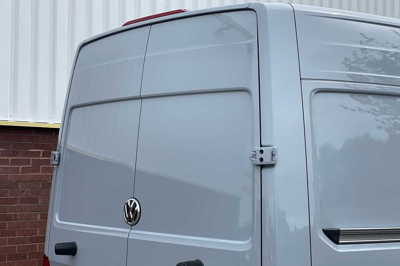 Volkswagen Crafter CR35 MWB Diesel FWD 2.0 TDI 140PS Commerce Plus High Roof Van Auto-Twin Slider