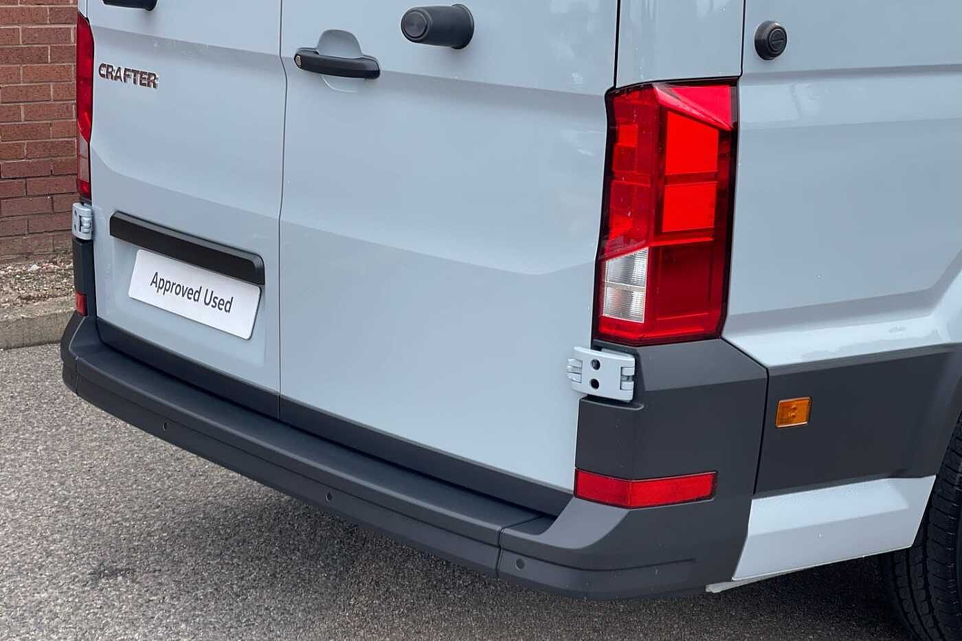 Volkswagen Crafter CR35 MWB Diesel FWD 2.0 TDI 140PS Commerce Plus High Roof Van Auto-Twin Slider