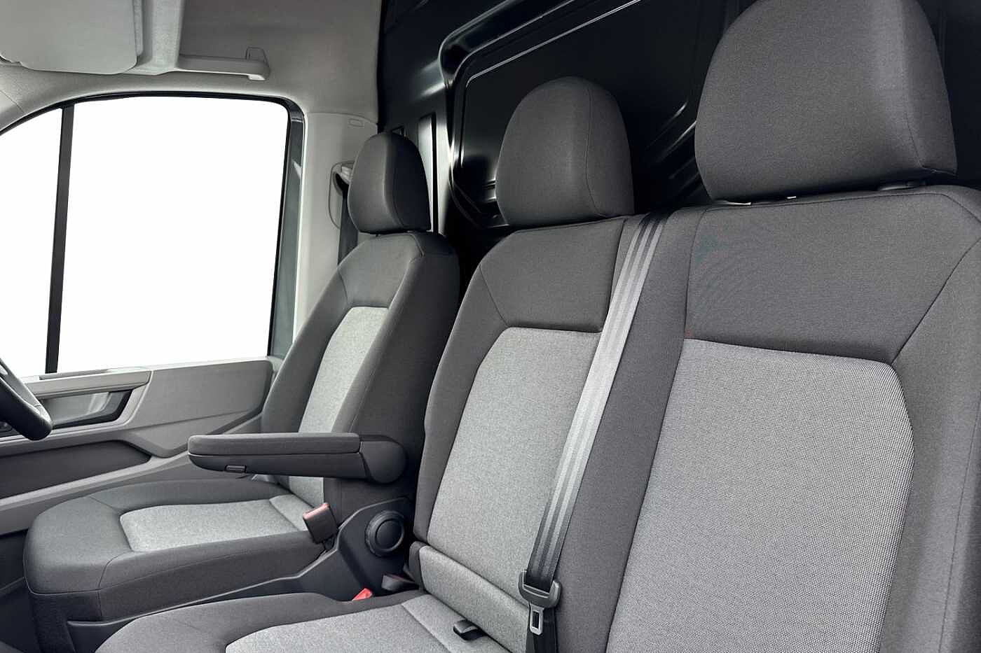 Volkswagen Crafter 2.0TDI 177PS EU6 CR35 MWB Commerce Plus 4Motion Diff Lock