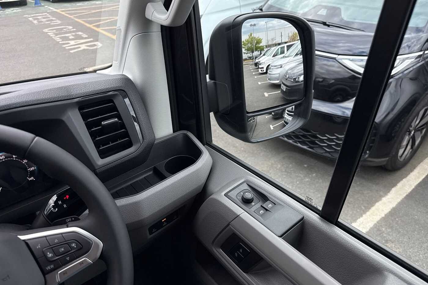 Volkswagen Crafter 2.0TDI 177PS EU6 CR35 MWB Commerce Plus 4Motion Diff Lock