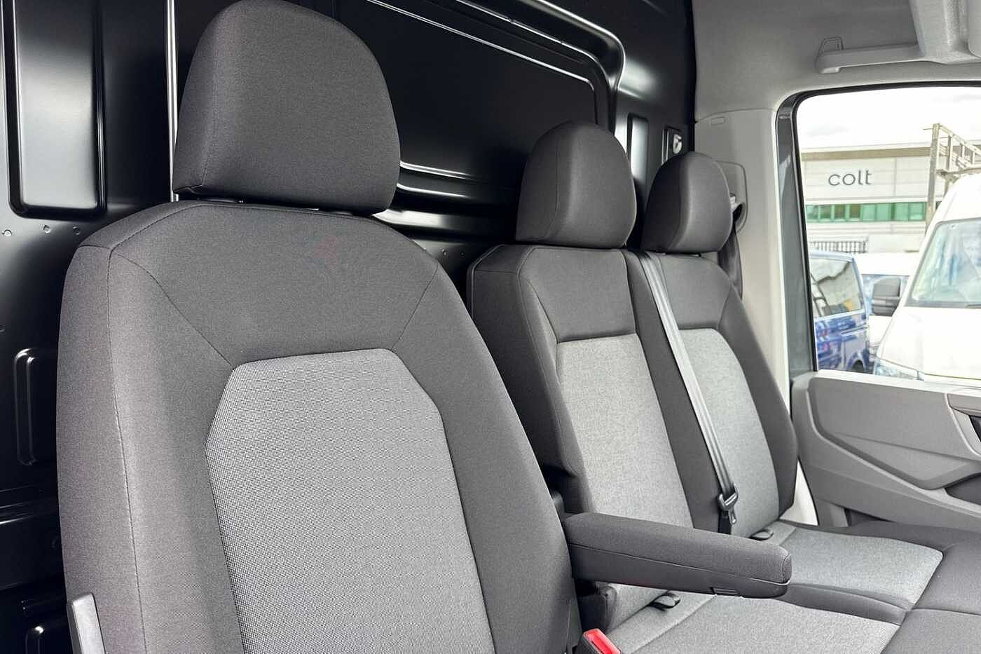 Volkswagen Crafter 2.0TDI 177PS EU6 CR35 MWB Commerce Plus 4Motion Diff Lock