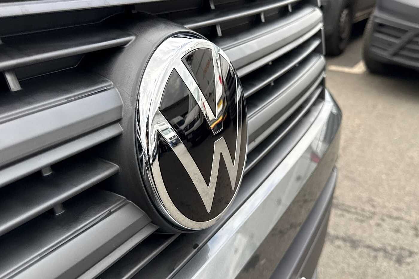 Volkswagen Crafter 2.0TDI 177PS EU6 CR35 MWB Commerce Plus 4Motion Diff Lock